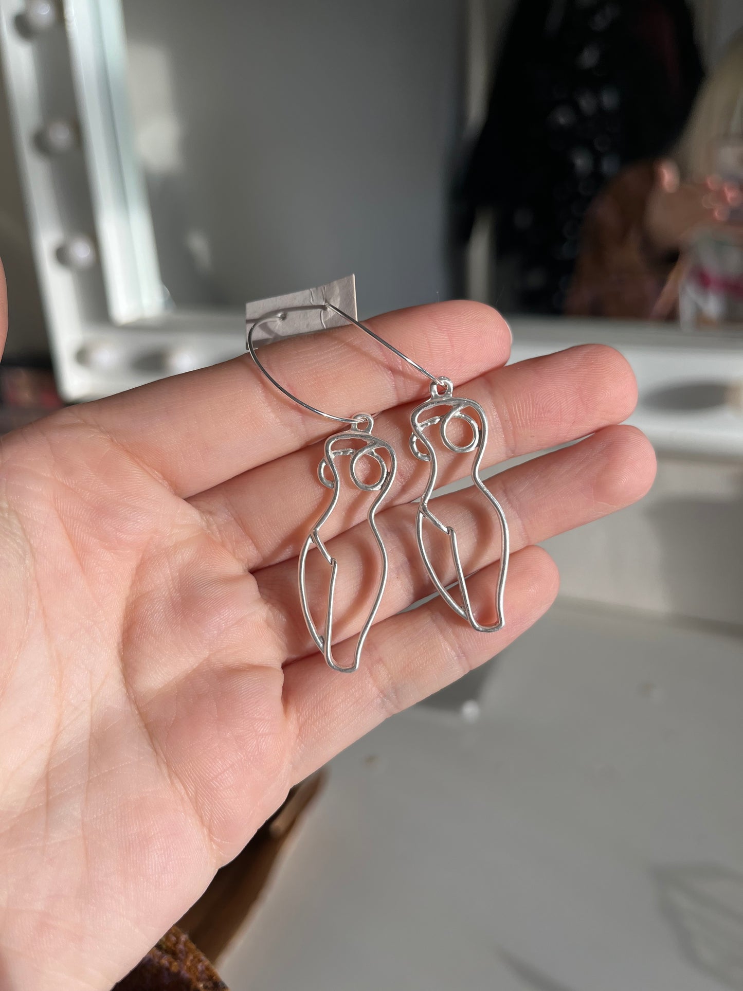 BODY OUTLINE EARRINGS