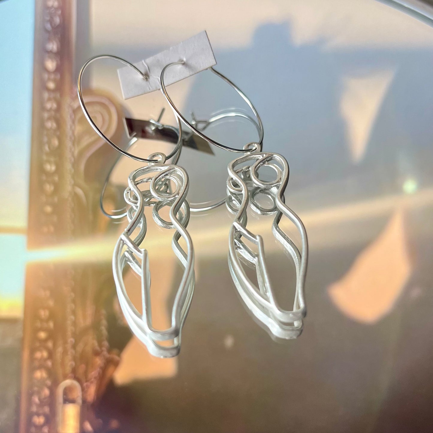 BODY OUTLINE EARRINGS