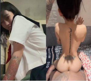 Đoggy em tato trong nhà vệ sinh công cộng